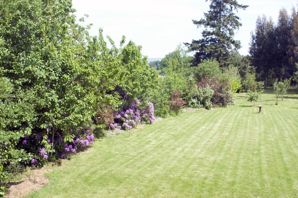 Saint-Symphorien-des-Monts La Nesliere Chambres D'Hotes Bio المظهر الخارجي الصورة