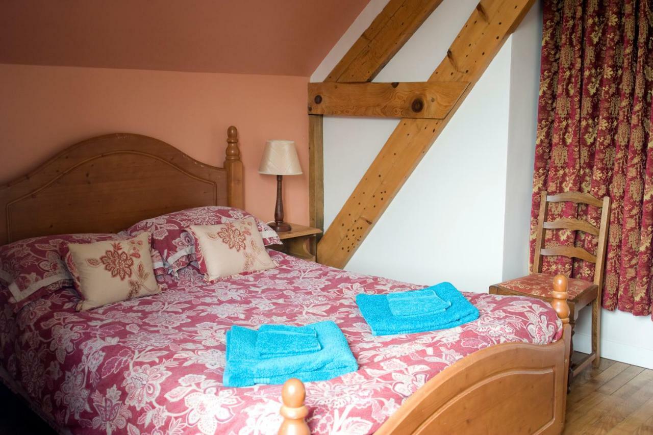 Saint-Symphorien-des-Monts La Nesliere Chambres D'Hotes Bio المظهر الخارجي الصورة